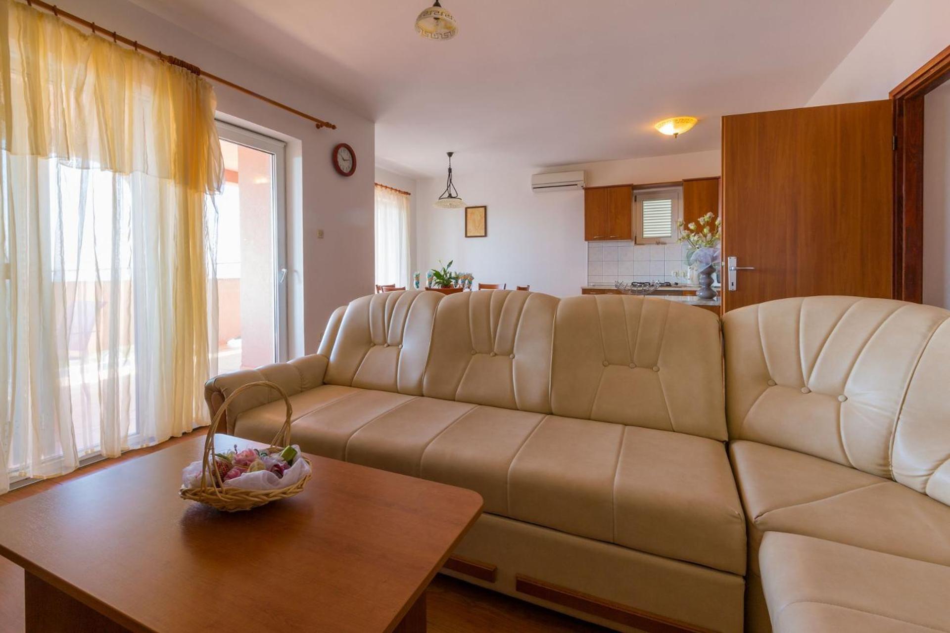 Apartments Tomica Novi Vinodolski Esterno foto